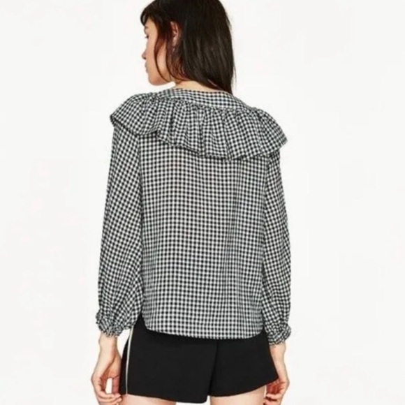 Zara Black & White Gingham Long Sleeve Top - Ruffle Plaid Neckline
MEDIUM - Picture 9 of 14